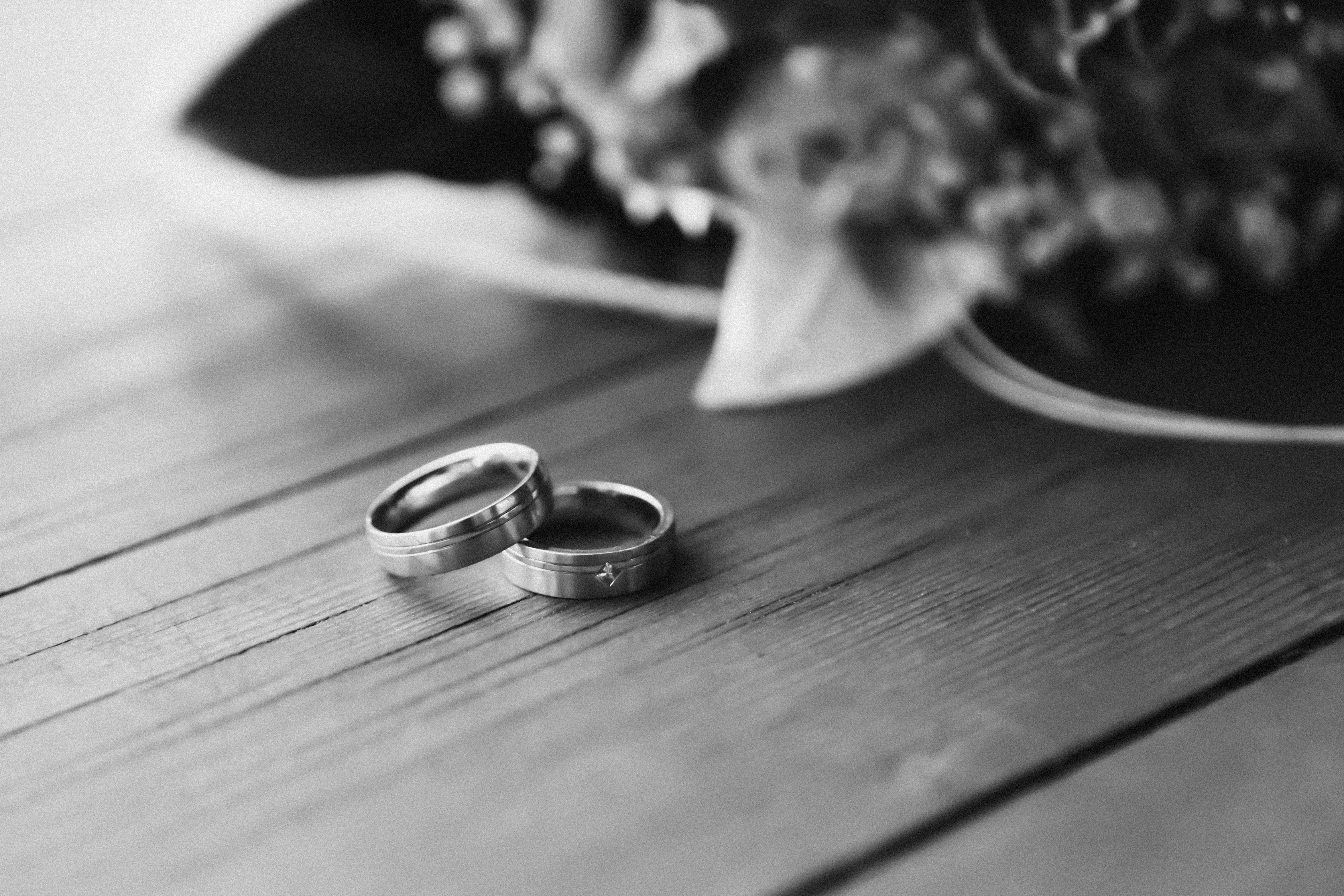 Decizia disperată a unui bărbat: A folosit o soție falsă pentru a obține la tribunal divorțul de adevărata consoartă