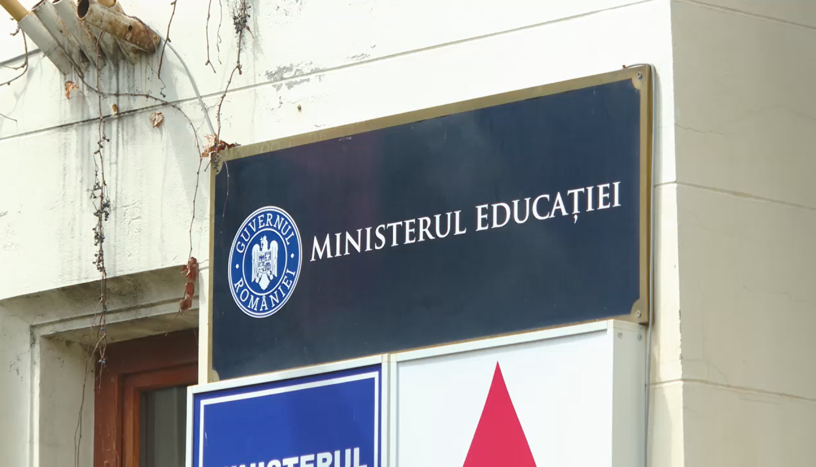 320 de programe școlare noi pentru liceu, aprobate de minister! De la matematică și TIC la teologie și limbile minorităților: Ce se schimbă