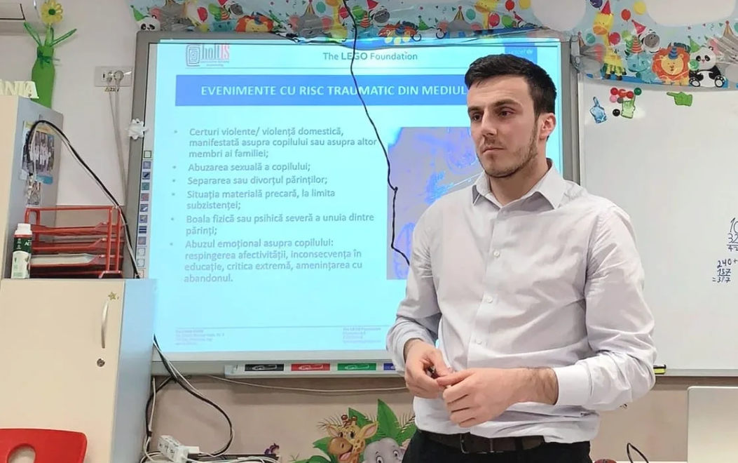 Un profesor a făcut AVC la doar 25 de ani. Petruț Rizea: „Nu m-a doborât o zi grea, ci toate zilele în care am luptat. Vreau să trag un semnal de alarmă”