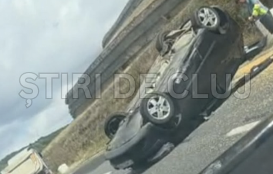VIDEO. Accident pe centura Vâlcele - Apahida. Un bărbat a ajuns cu mașina în șant. Traficul, îngreunat în zonă
