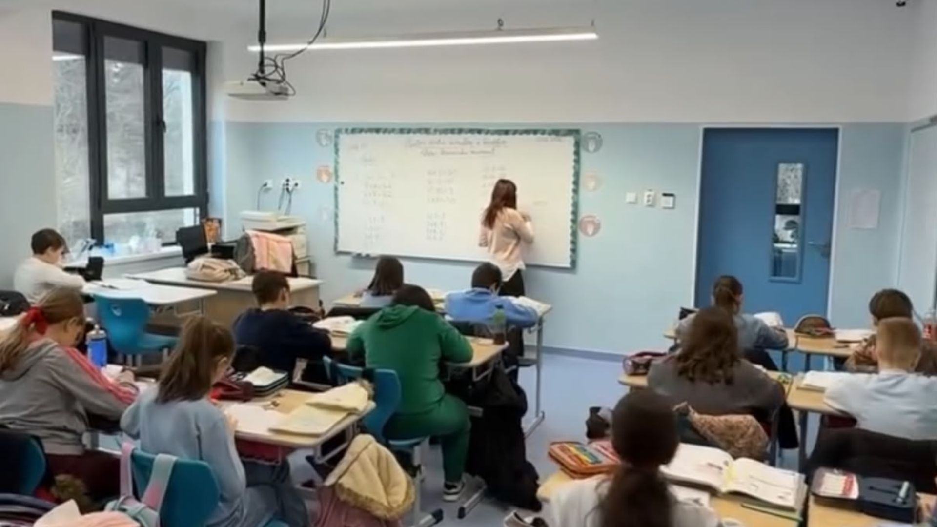 VIDEO. Școala Gimnazială „Liviu Rebreanu” din Cluj a fost modernizată cu peste 7 milioane de euro: peste 1.200 de elevi vor beneficia de noile condiții