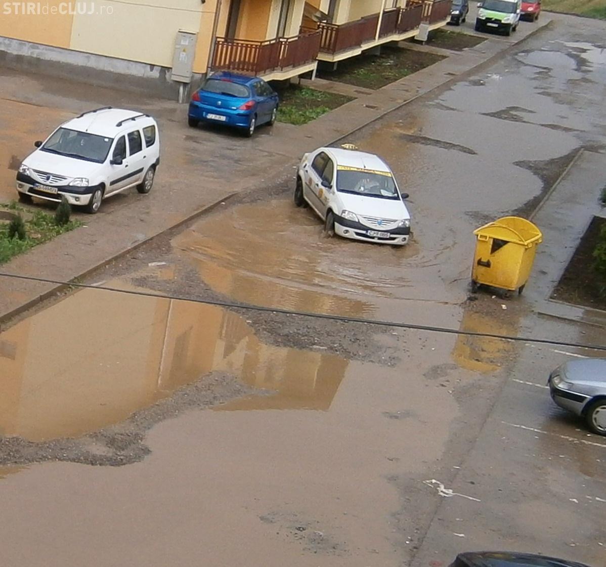 Dunarea, dupa fiecare ploaie, in Floresti, pe strada Sesul de Sus VIDEO