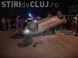 Un procuror s-a rasturnat cu masina in Huedin. Martorii spun ca era beat si a fugit de la locul accidentului