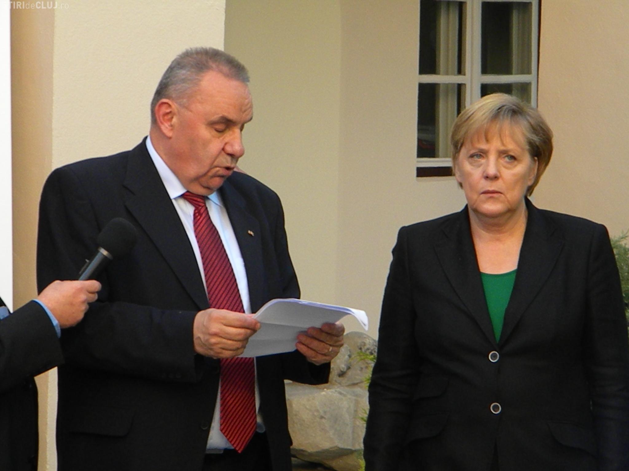 Angela Merkel facea drumetii cu rucsacul in spate in Fagaras si Mamaia