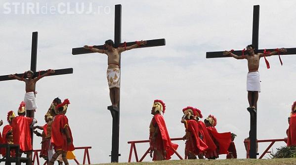SOCANT! 17 filipinezi s-au crucificat pentru a retrai suferinta lui Iisus Hristos FOTO