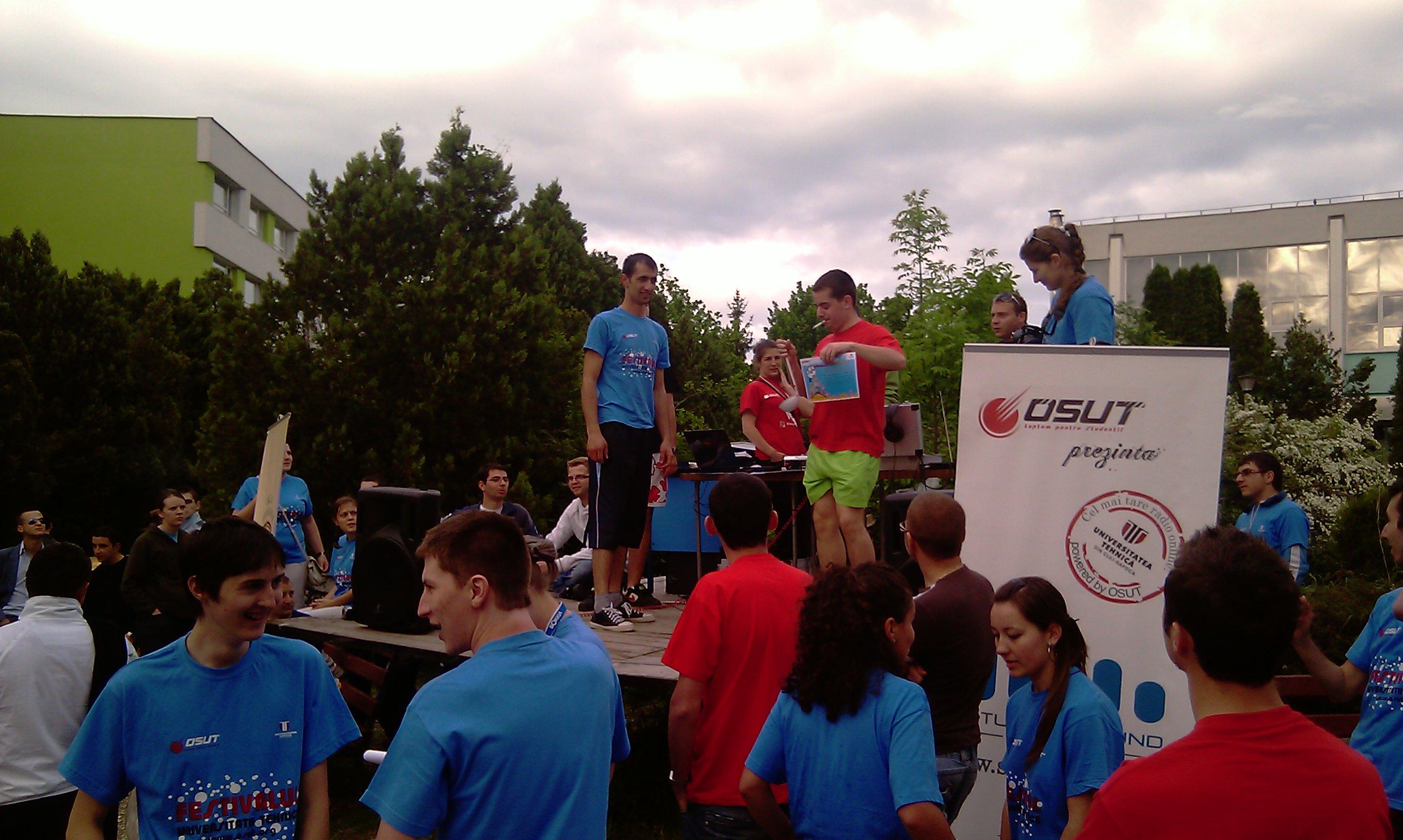 VIDEO - "Olimpiada traznitilor" pe aleile din campusul studentesc Observator - Galerie FOTO