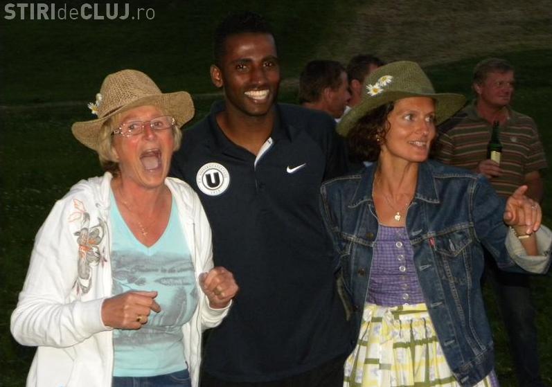 Jucatorii de la Universitatea Cluj sunt "rasfatati" de austrieci in cantonamentul de la Leogang cu muzica traditionala. Galerie FOTO
