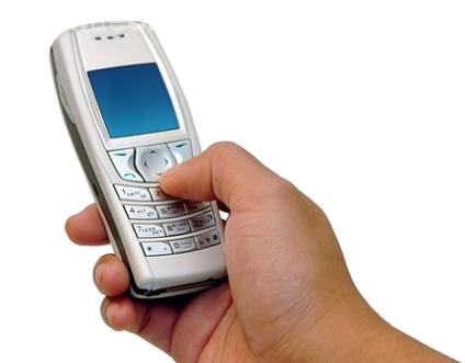 Eliminata de la Bac! O tanara din Cluj a fost prinsa in timp ce copia de pe telefonul mobil