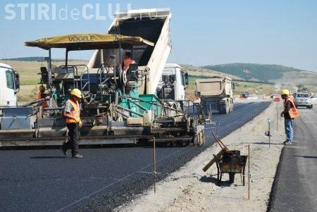 Autostrada Transilvania: Se toarna asfalt pe tronsonul de 10 kilometri dintre Turda si Campia Turzii