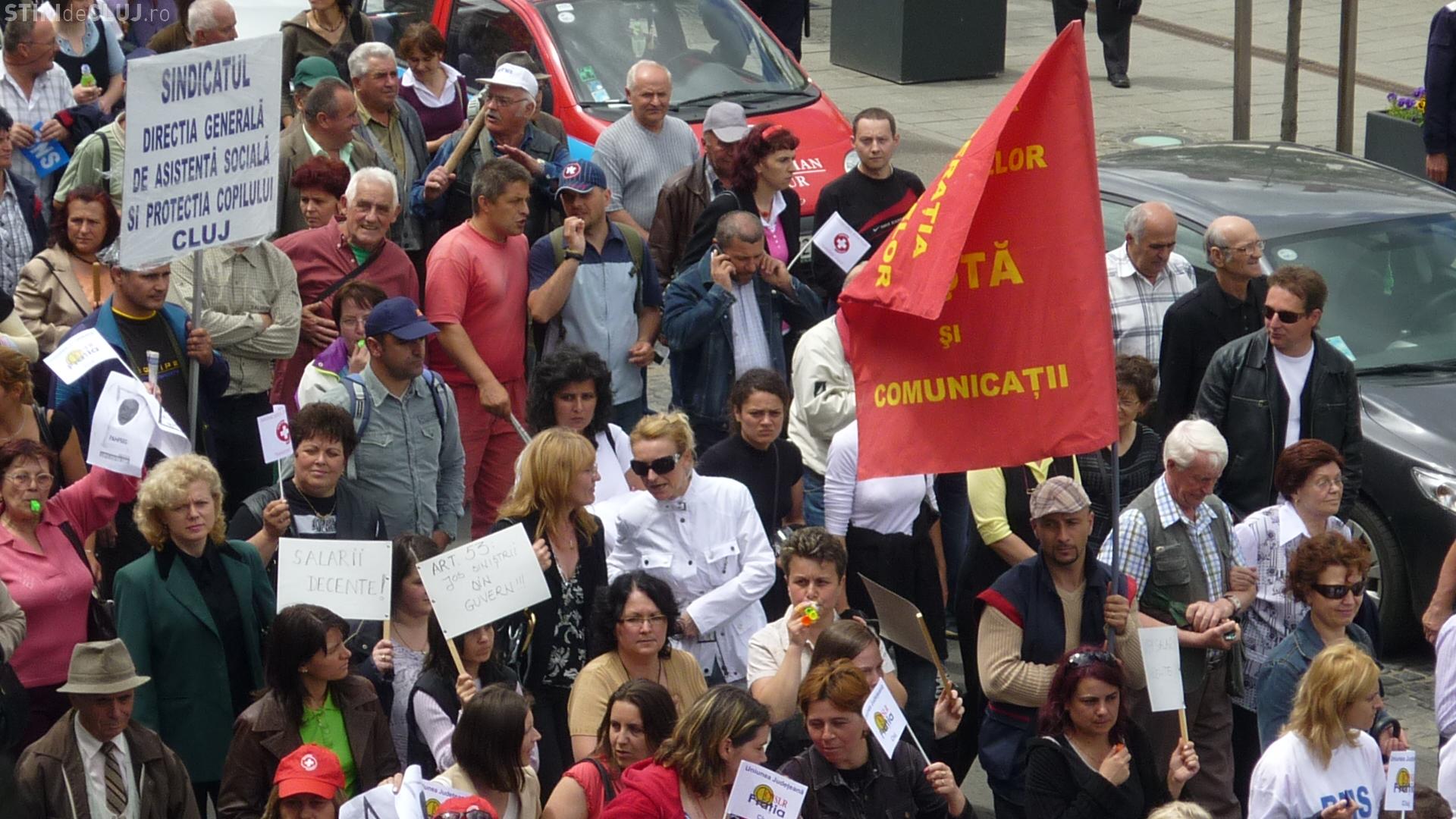 500 de sindicalisti picheteaza Prefectura Cluj de la ora 13.00. Vineri se vor opri la sediile PDL si UDMR din Cluj-Napoca