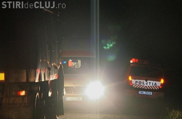SOCANT! S-a aruncat in fantana pentru a se sinucide, dar a supravietuit! Apoi si-a dat foc la casa VIDEO