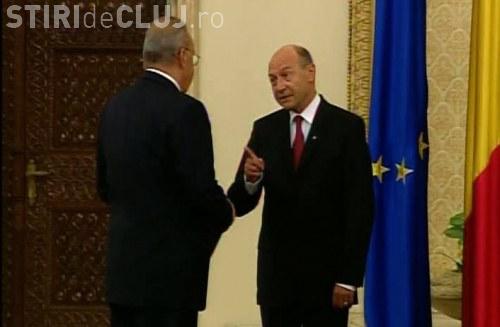 Basescu a refuzat sa dea mana cu Andrei Marga la depunerea juramantului ca ministru de Externe
