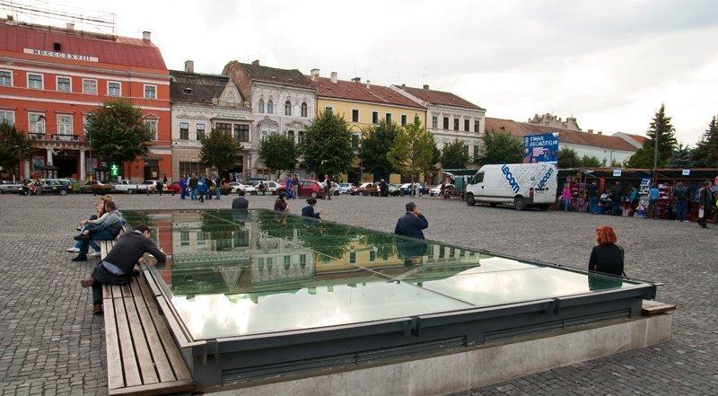 Concurs de tip "treasure hunt" maine in Piata Unirii