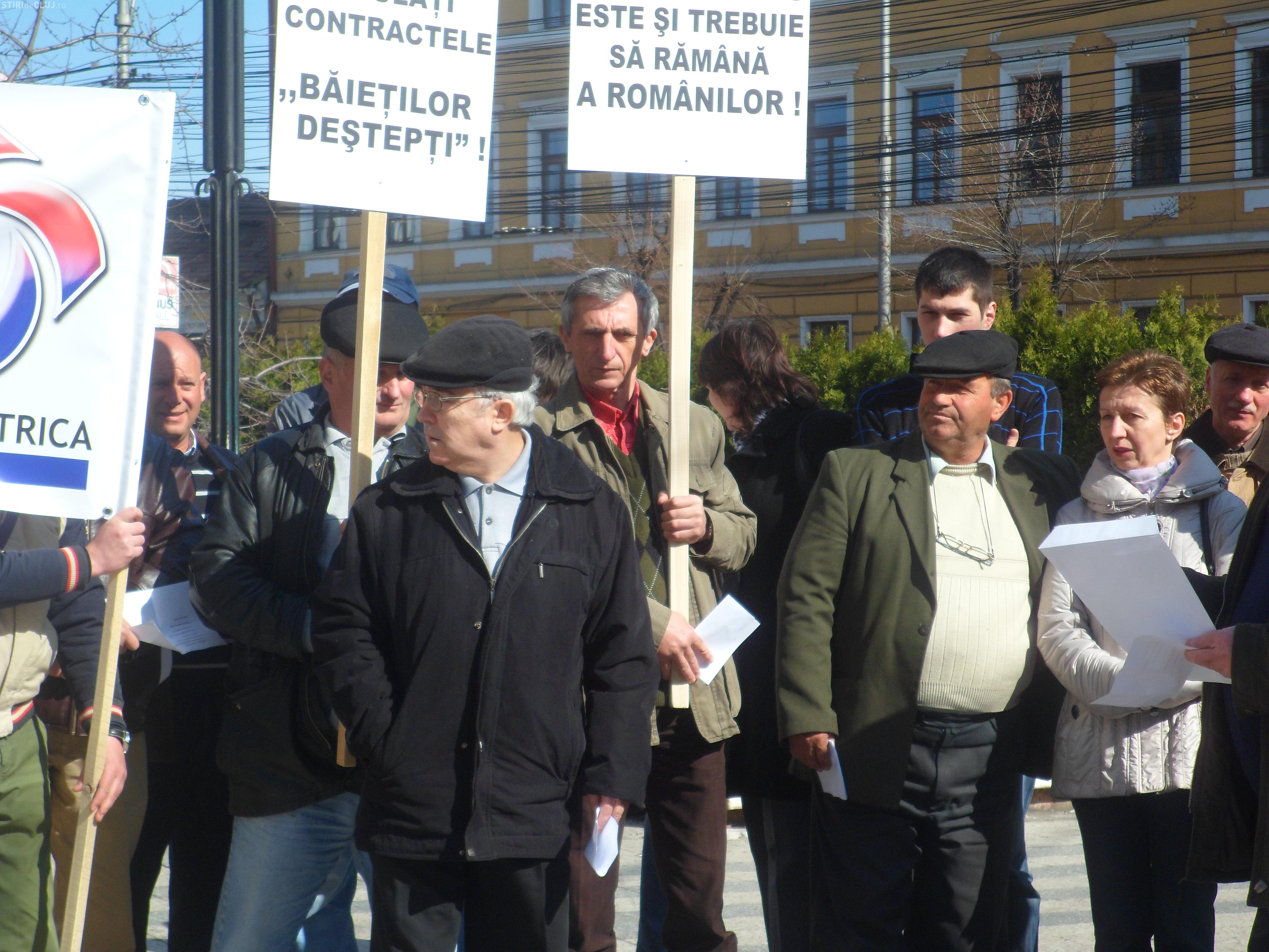 Sindicalistii de la Hidroelectrica Cluj au pichetat Prefectura FOTO