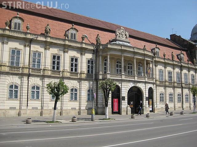 Elevii cu deficiente de vedere expun la Muzeul de Arta Cluj-Napoca