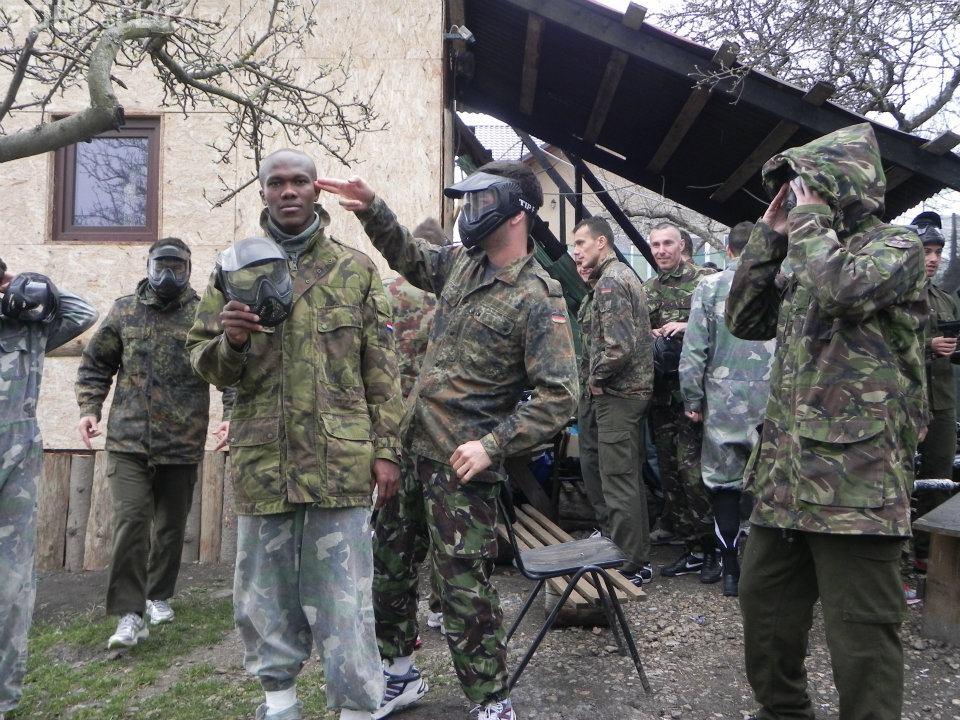 Jucatorii U Cluj s-au inrolat in armata! Cum arata Adrian Cristea in uniforma de "sniper" FOTO