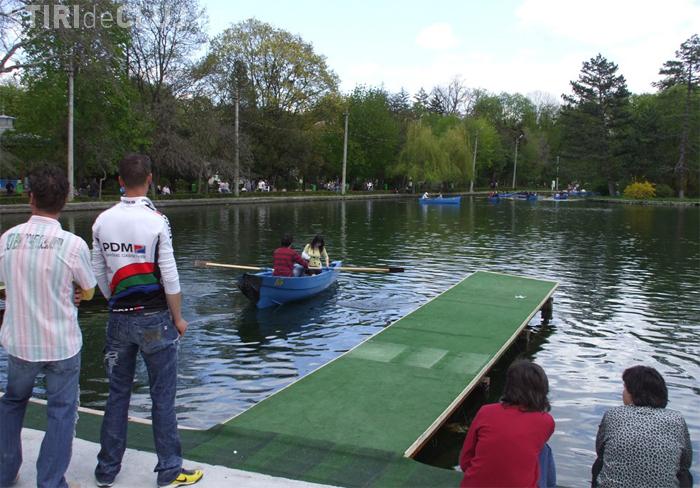 Lacul Chios din Parcul Central va fi golit in acest weekend si va fi curatat si amenajat
