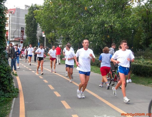 Cros, concurs, baschet, comedie de Ziua Tineretului la Cluj. Intrarea tinerilor in Gradina Botanica este gratuita
