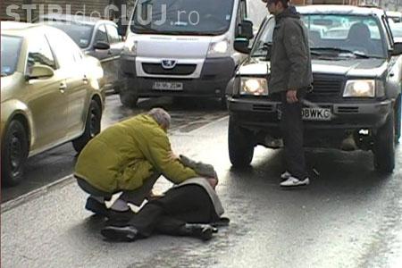 Calcata pe trecerea de pietoni la intersectia strazilor Primaverii cu Ravasului din Cluj-Napoca