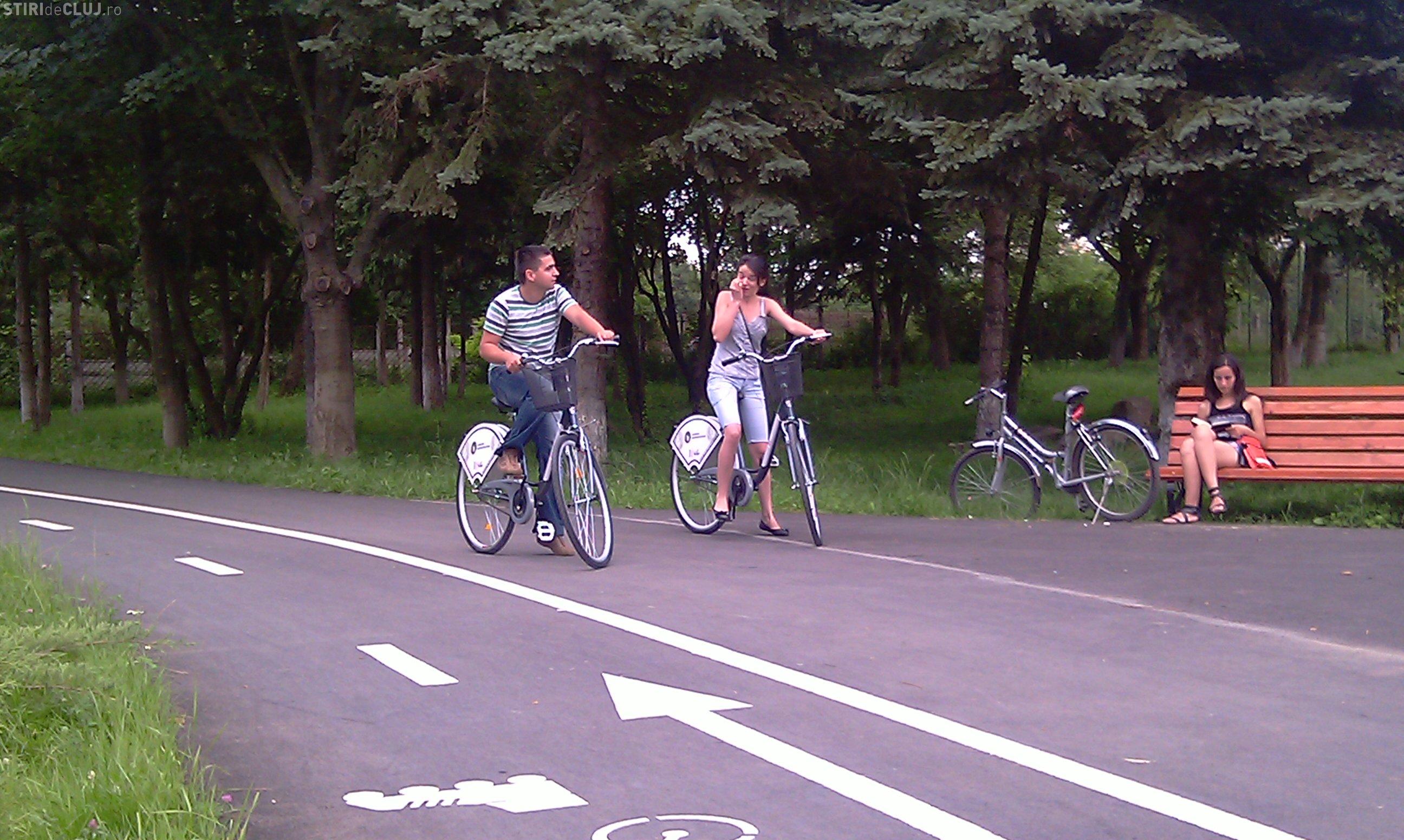 Bicicletele si pista de pe malul Somesului, asaltate de clujeni in prima zi a programului de "Bike Sharing" - VIDEO si Galerie FOTO