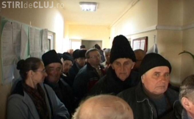 APIA DEJ isi bate joc de oameni! Zeci de oameni se calca in picioare zilnic intr-un sediu inchiriat VIDEO
