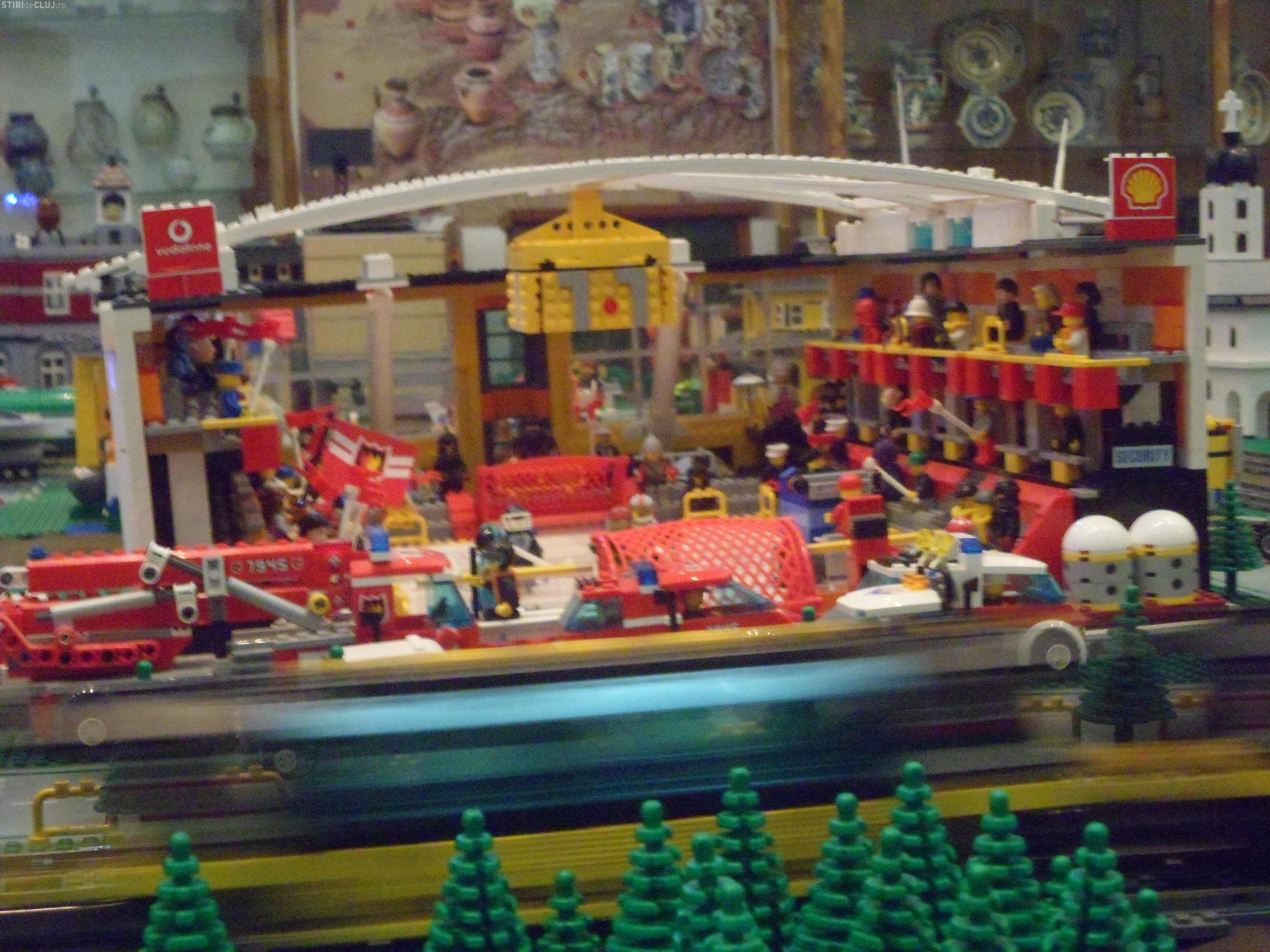 Expozitie de LEGO la Muzeul Etnografic Cluj FOTO