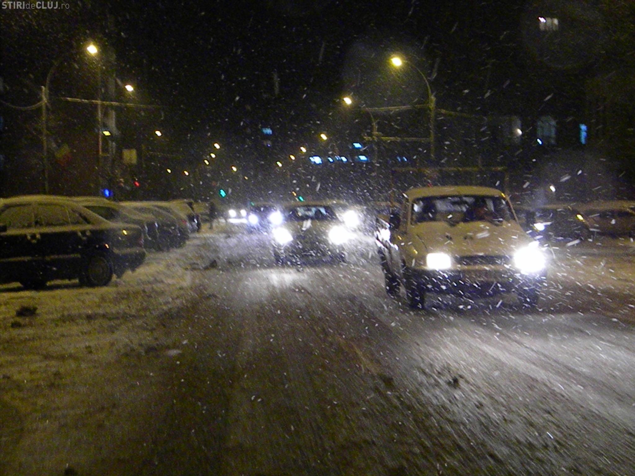 Clujul sub asediul zapezilor! UPDATE: S-a intervenit in oras cu 24 de utilaje FOTO Si VIDEO