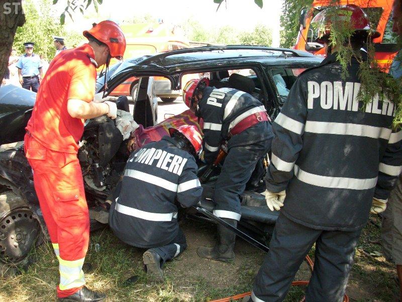 Accident grav la Rasca. Un sofer a pierdut controlul volanului si a intrat intr-o alta masina