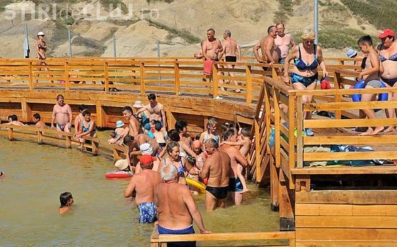 Lacurile sarate de la Bai-Durgau Turda au atras in weekend 1.500 de turisti - Galerie FOTO