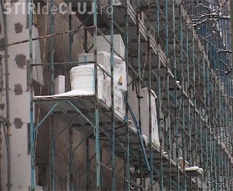 Guvernul vrea sa garanteze creditele luate de asociatiile de locatari pentru reabilitarea termica a blocurilor