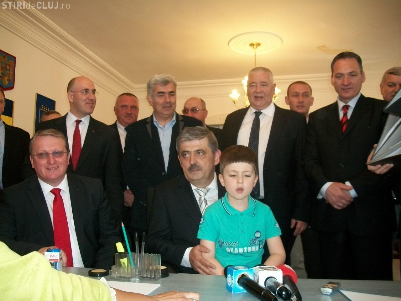 Candidatul USL la CJ Cluj, Horea Uioreanu, a intrat in lupta pentru sefia CJ Cluj  VIDEO