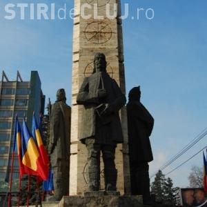 Sorin Apostu da explicatii liberalilor: "Nu cheltuim un milion de euro pentru a sterge de praf statuile, ci le si reparam"