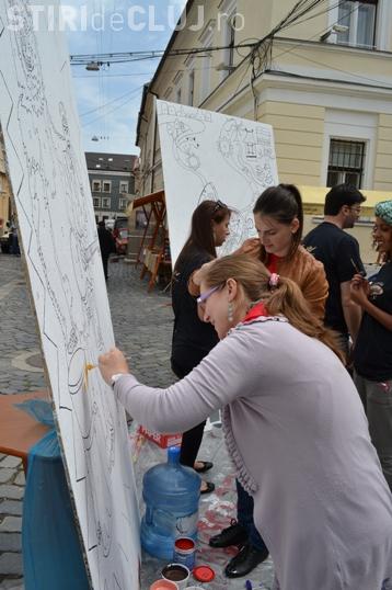 Picturi gigant realizate de peste 100 de clujeni de Saptamana Nationala a Voluntariatului FOTO