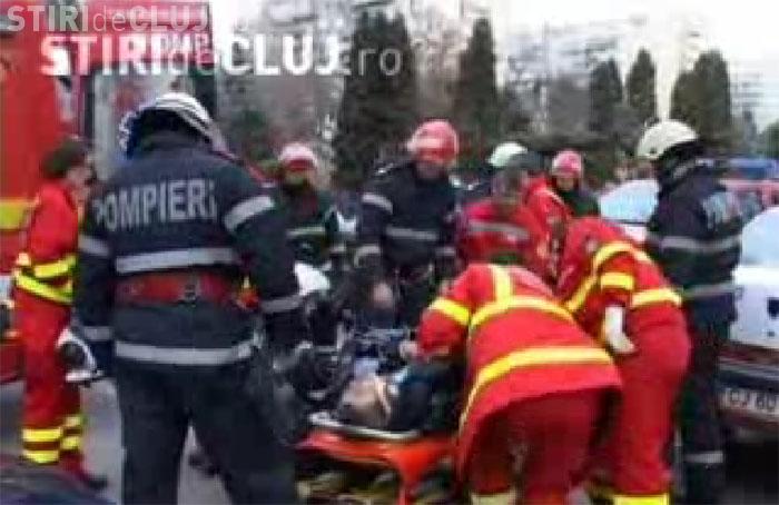 Un barbat a ajuns la spital cu o gaura in gat dupa ce a cazut intr-un gard pe strada Unirii din Cluj- Napoca - VIDEO