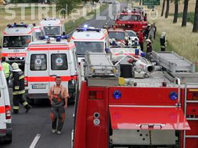 Accident in Ungaria. Un roman a murit si noua au fost raniti dupa ce un autocar si doua microbuze s-au ciocnit