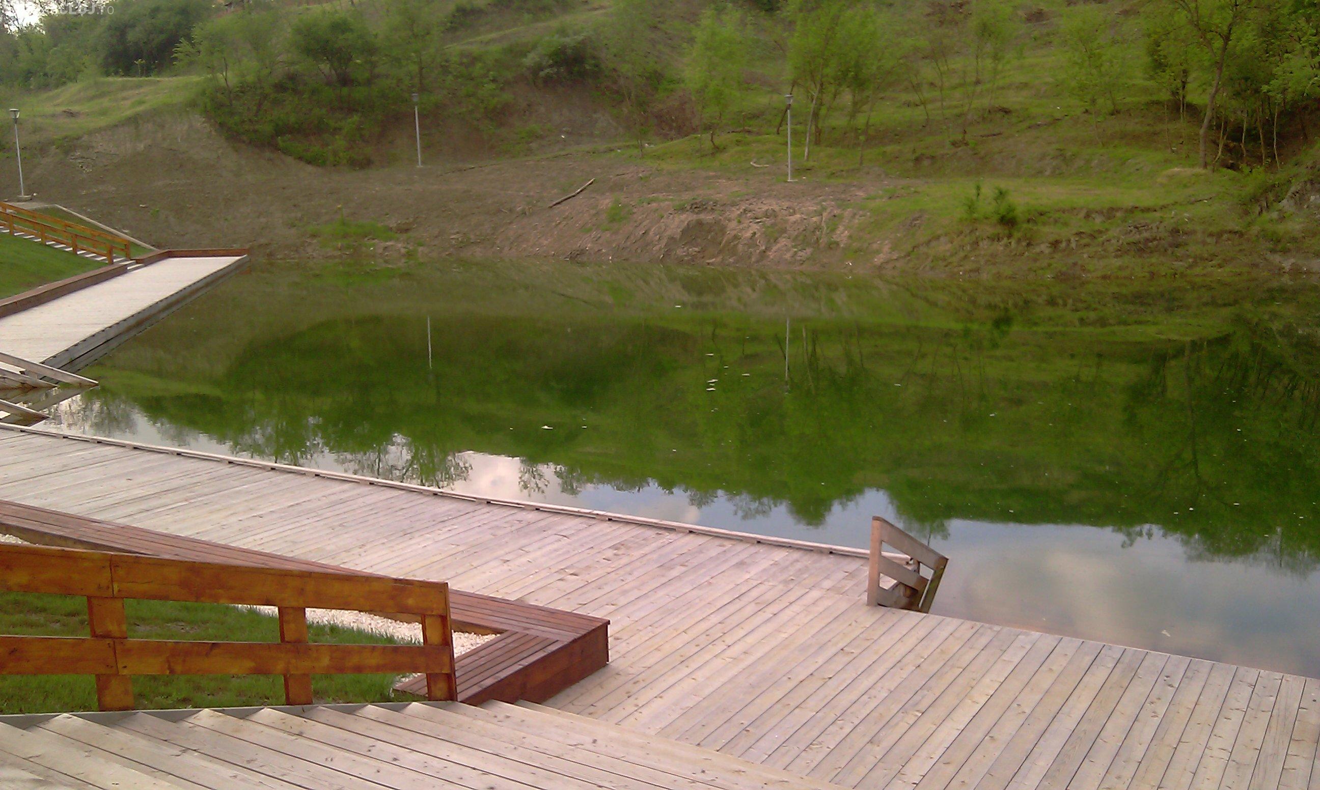 Lacul 2 de la Baile Cojocna, afectat de alunecari de teren. Investitia de 2,1 milioane de euro este inghitita de pamant