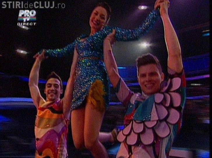 ROMÂNII AU TALENT. Andra a dansat pe masă - FOTO