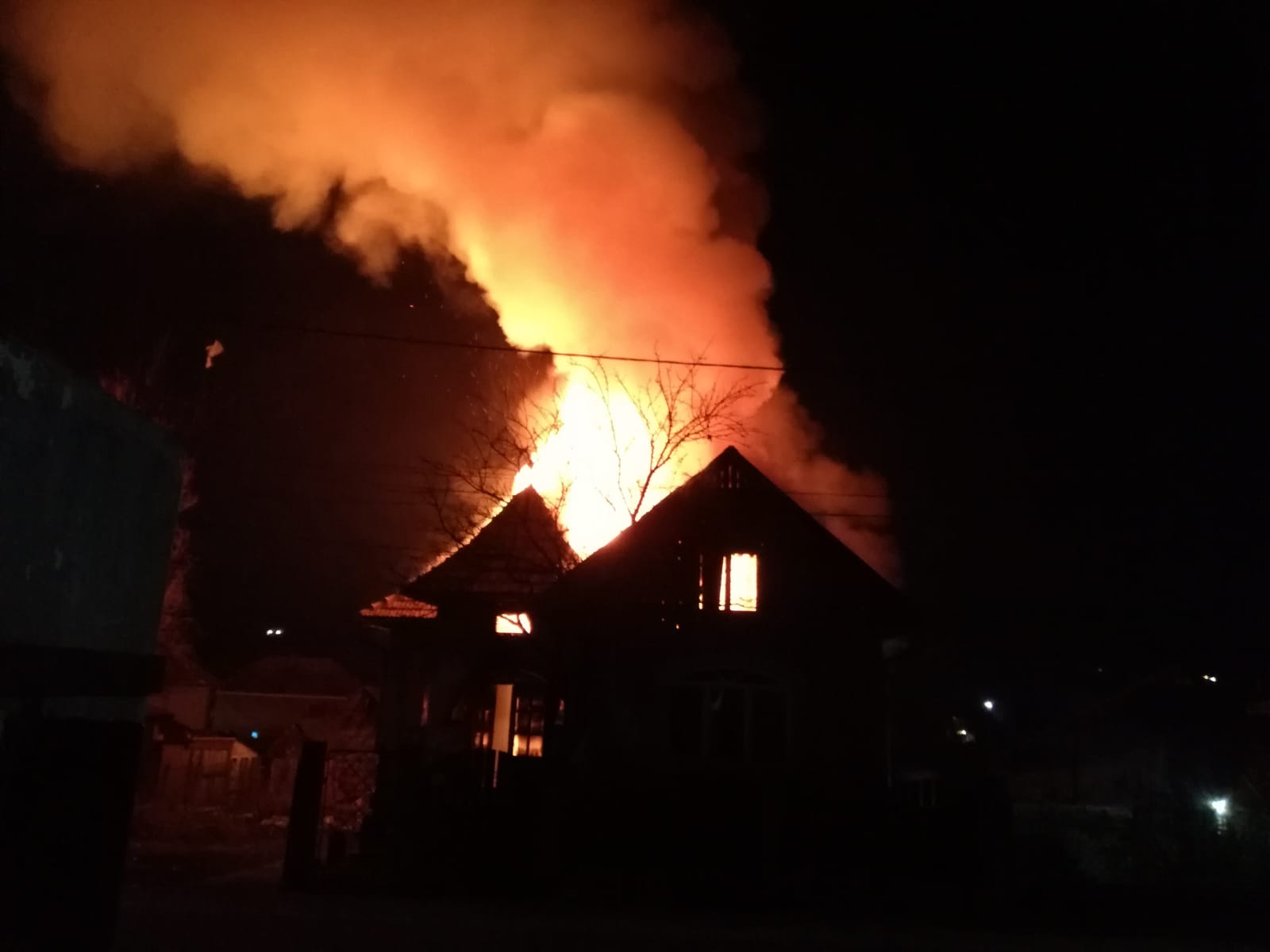 Incendiu In Chinteni Pe Strada Unirii La O Casa Particulară