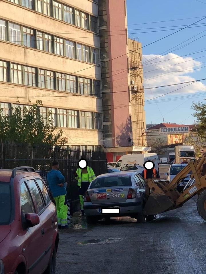 taxi excavator.jpg