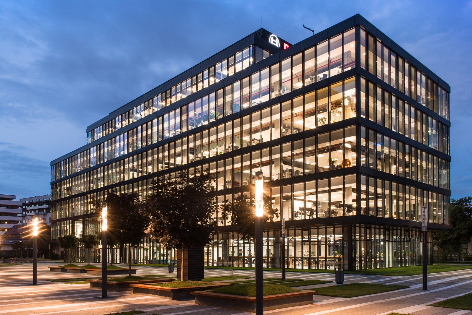 empty Tightly Businessman Bosch inaugurează noua clădire de birouri a Centrului de Inginerie din  Cluj, în valoare de 30 milioane de euro. Oferă facilități de ultimă  generație FOTO - Ştiri de Cluj