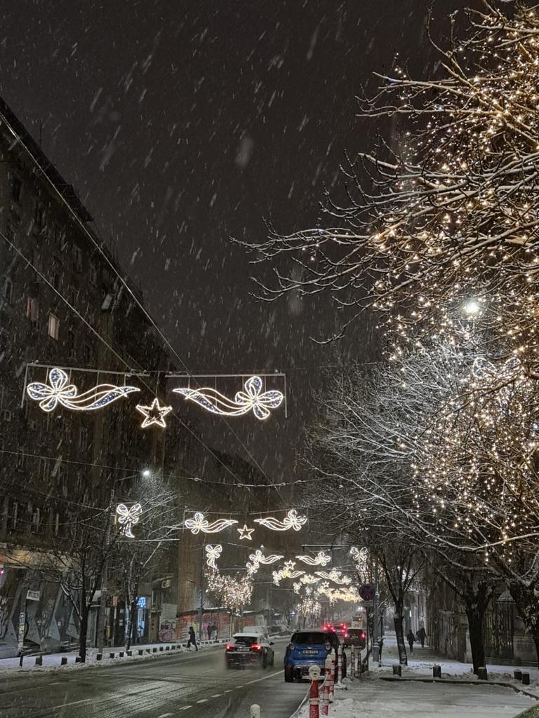 image-2020-12-14-24483064-0-luminite-craciun-bucuresti-2020-4.jpeg