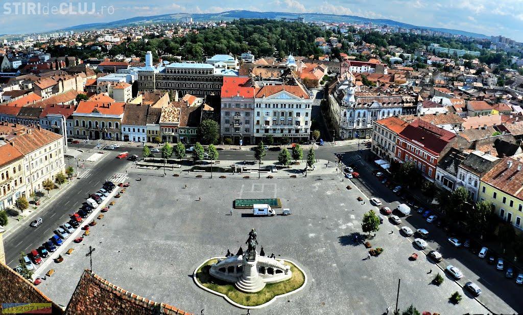 Care vi se pare cea mai frumoasă perioadă a Pieței Unirii din Cluj