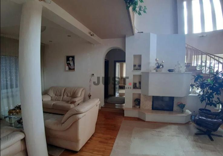 Screenshot_2021-03-23 10-or-more camere, casa de vanzare - Cluj (judet), Zorilor - 5345794 • www storia ro(14).png