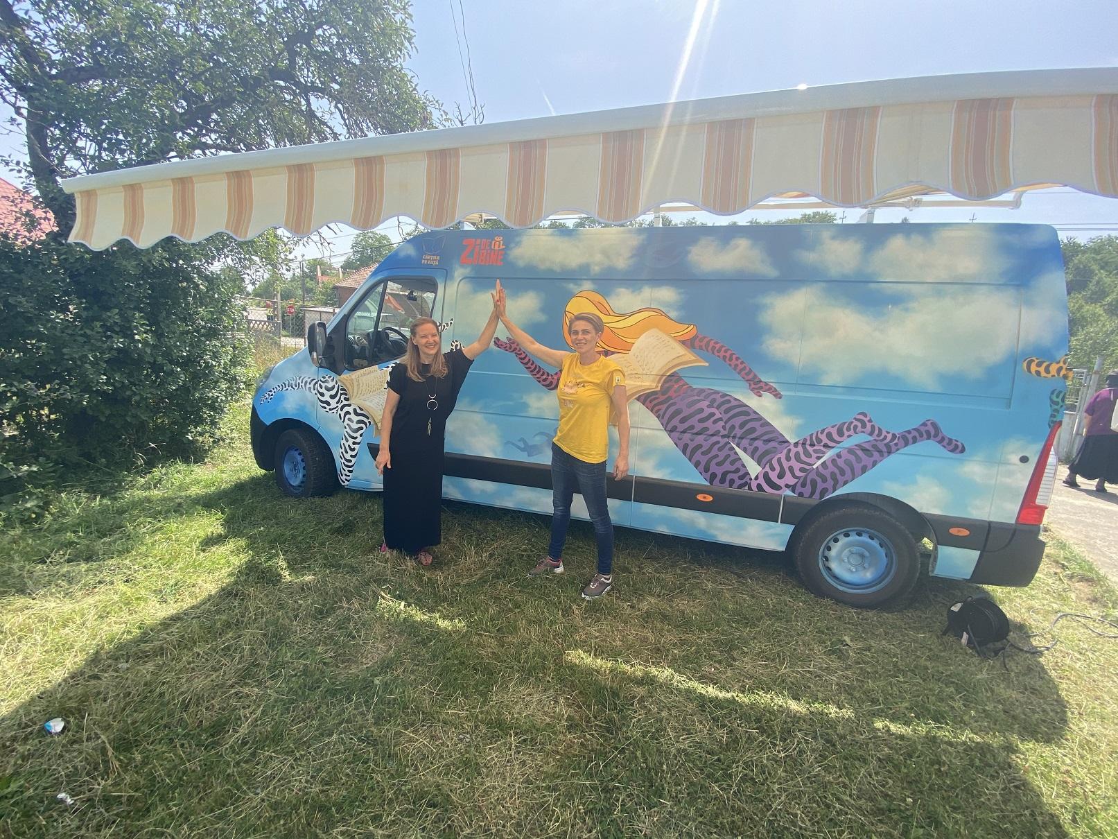 Inaugurare biblioteca mobilă BookTruck_3.jpg