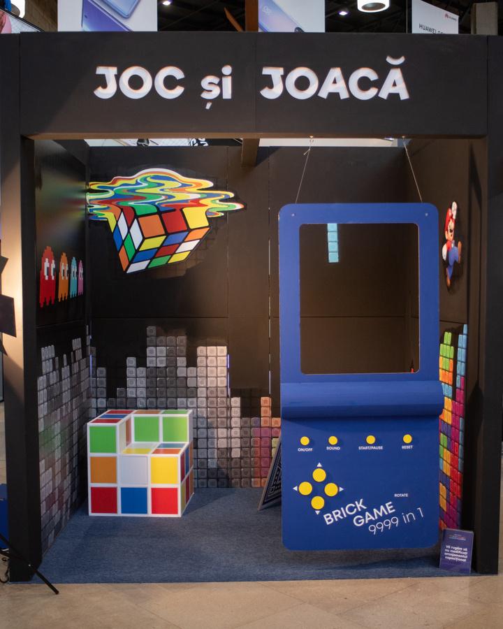 Muzeul Pop-Up Generația Millennials_Iulius Mall 05.JPG