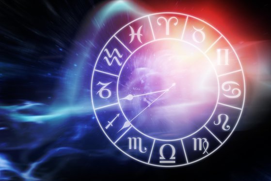 Horoscop 3 aprilie 2022: Va fi o duminică plină de voie bună pentru trei zodii. Unele revederi le vor înveseli ziua thumbnail