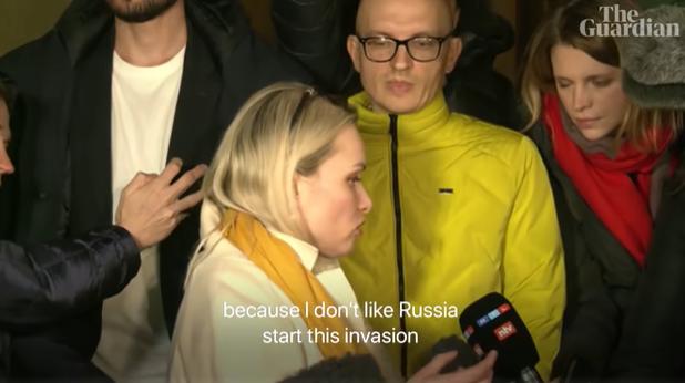 jurnalista din rusia anti razboi.PNG