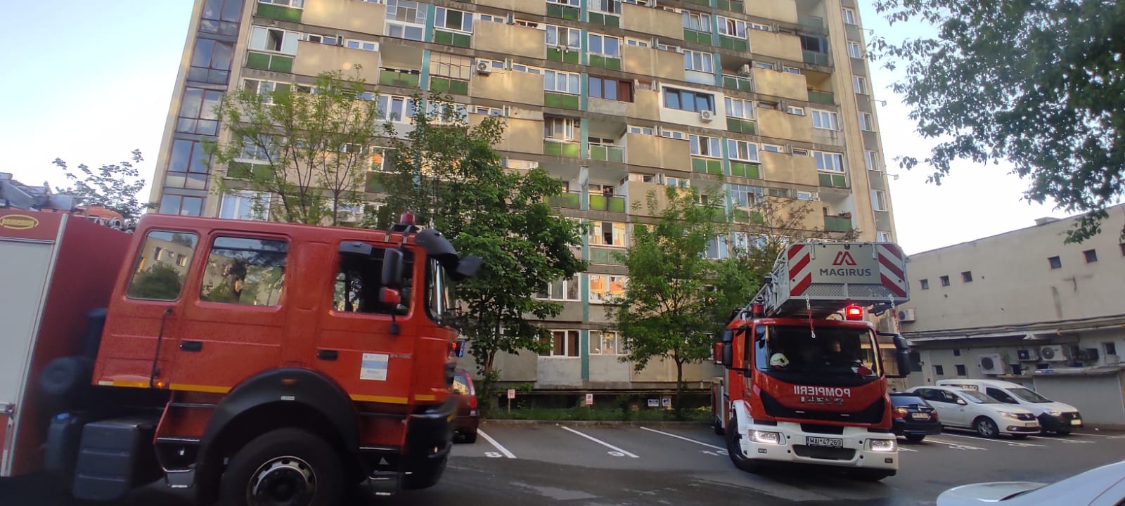 Blue threat Pacific Islands Incendiu pe strada Bucegi. Intervenția a fost la etajul 7 - VIDEO - Ştiri  de Cluj