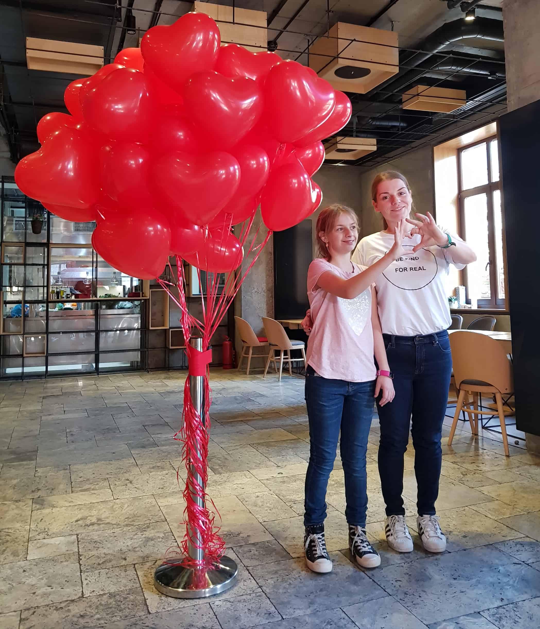 oana geambasu si sonia.jpg