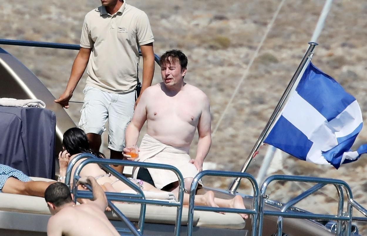 ΦΩΤΟ – Κύμα αστείων για τον Έλον Μασκ, μετά τη γυμνή του εμφάνιση στην Ελλάδα.  Η αντίδραση του δισεκατομμυριούχου, πατέρα 10 παιδιών